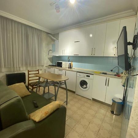 Apartment Ge Zvezda Batumi Bagian luar foto