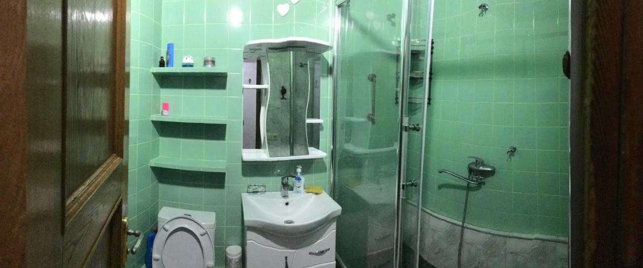 Apartment Ge Zvezda Batumi Bagian luar foto