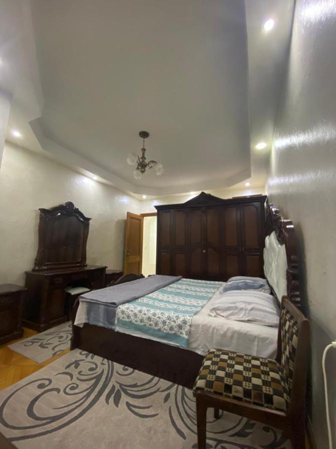 Apartment Ge Zvezda Batumi Bagian luar foto