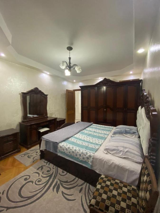 Apartment Ge Zvezda Batumi Bagian luar foto