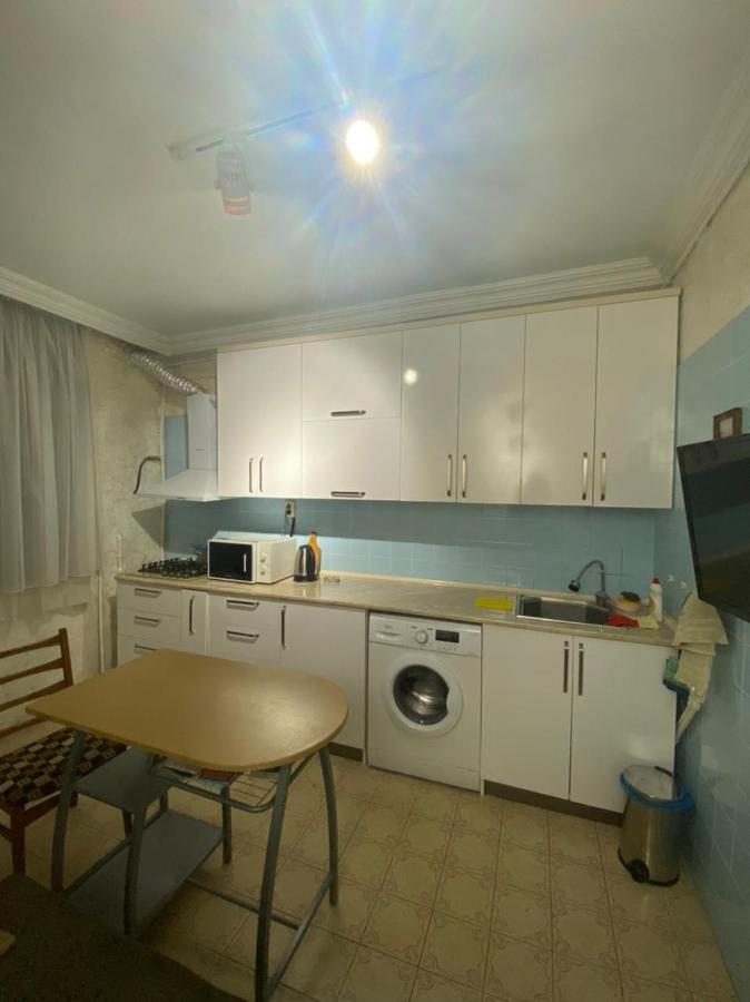 Apartment Ge Zvezda Batumi Bagian luar foto