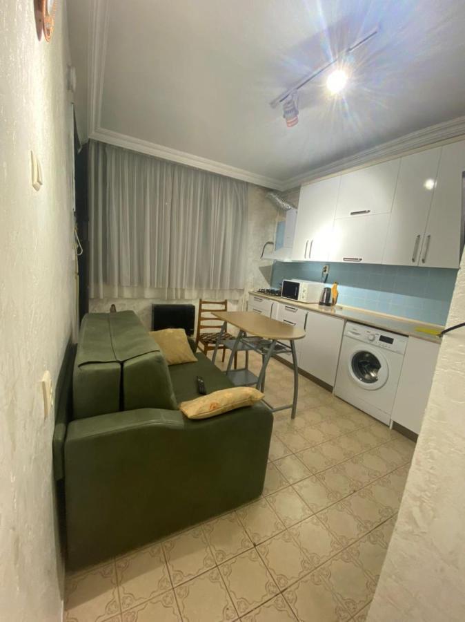 Apartment Ge Zvezda Batumi Bagian luar foto