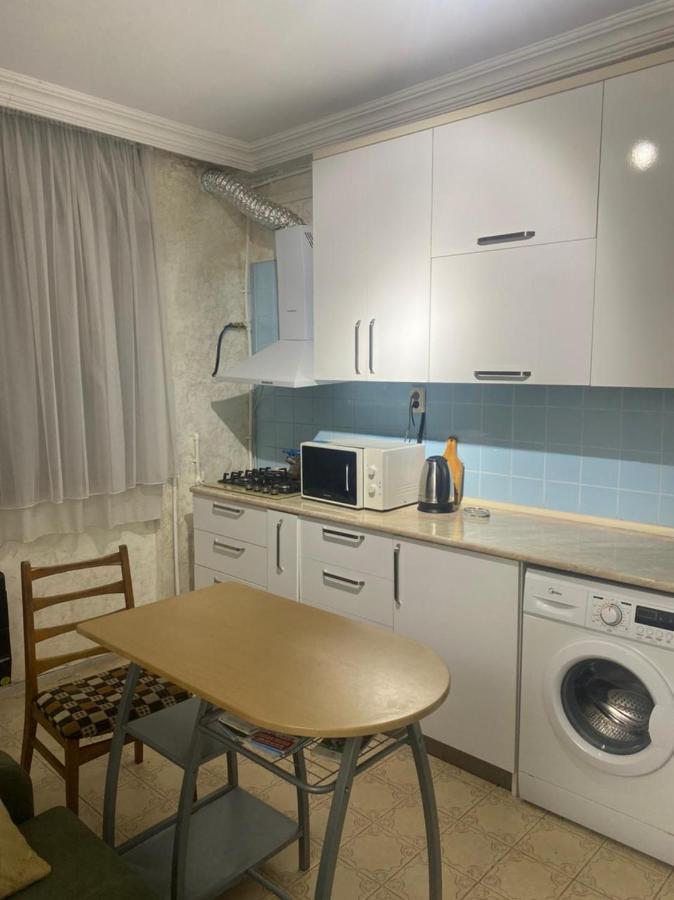 Apartment Ge Zvezda Batumi Bagian luar foto