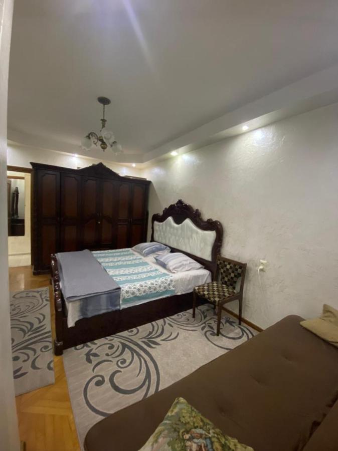 Apartment Ge Zvezda Batumi Bagian luar foto