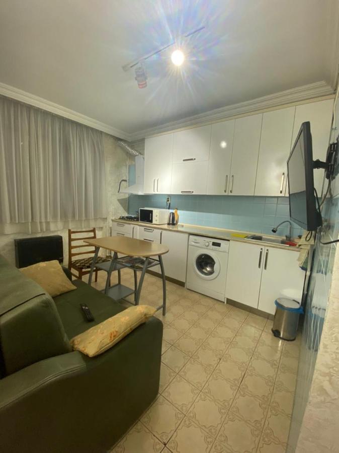 Apartment Ge Zvezda Batumi Bagian luar foto