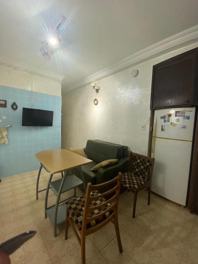 Apartment Ge Zvezda Batumi Bagian luar foto