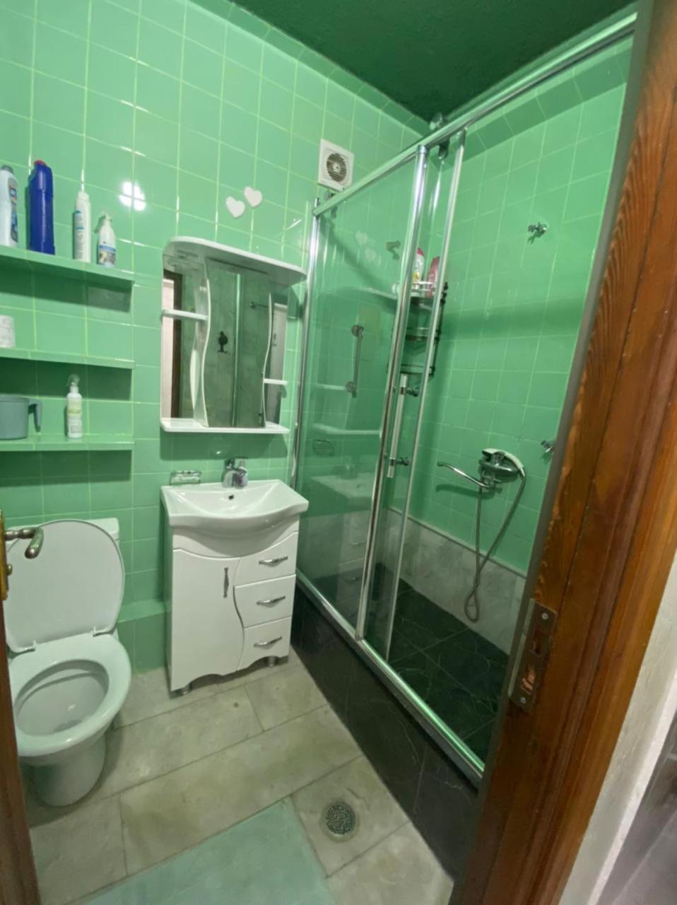 Apartment Ge Zvezda Batumi Bagian luar foto