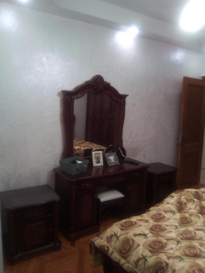 Apartment Ge Zvezda Batumi Bagian luar foto